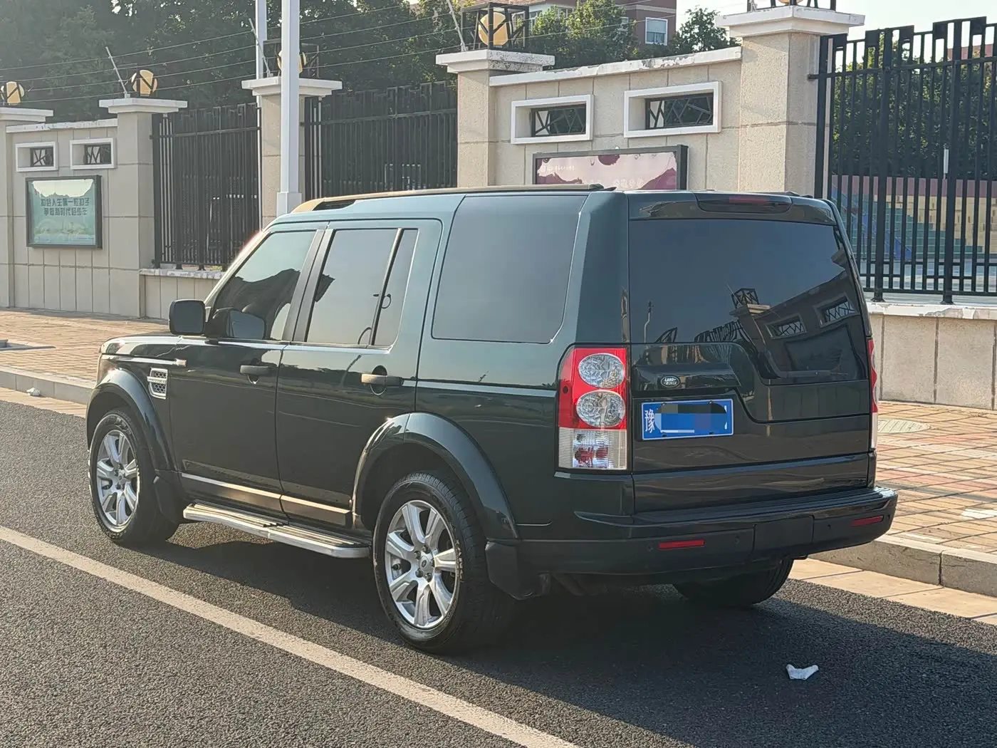 Land Rover Discovery 2013 — Şəkil 10/10