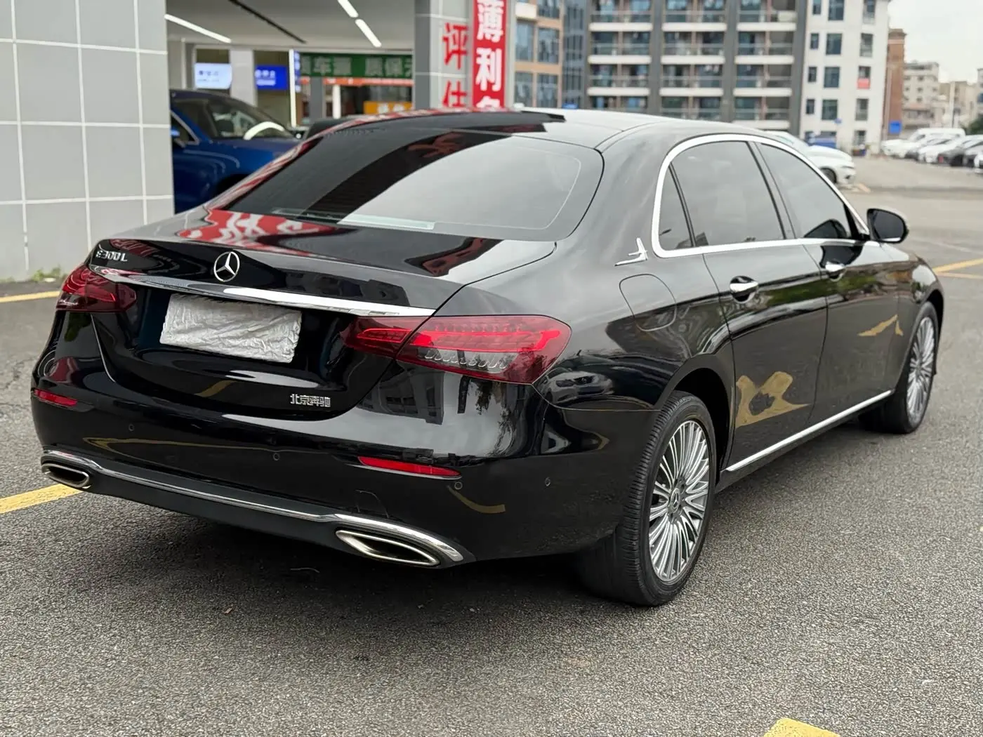 Mercedes-Benz E-Class 2022 — Photo 9/9