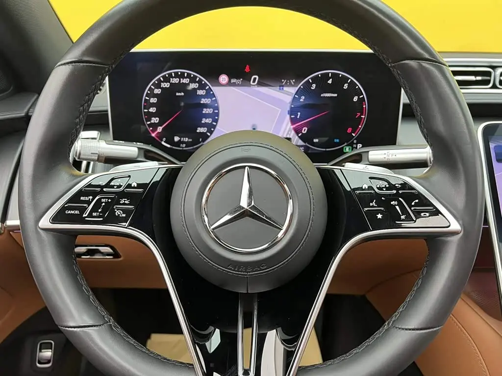 Mercedes-Benz S-Class 2024 — Photo 15/20
