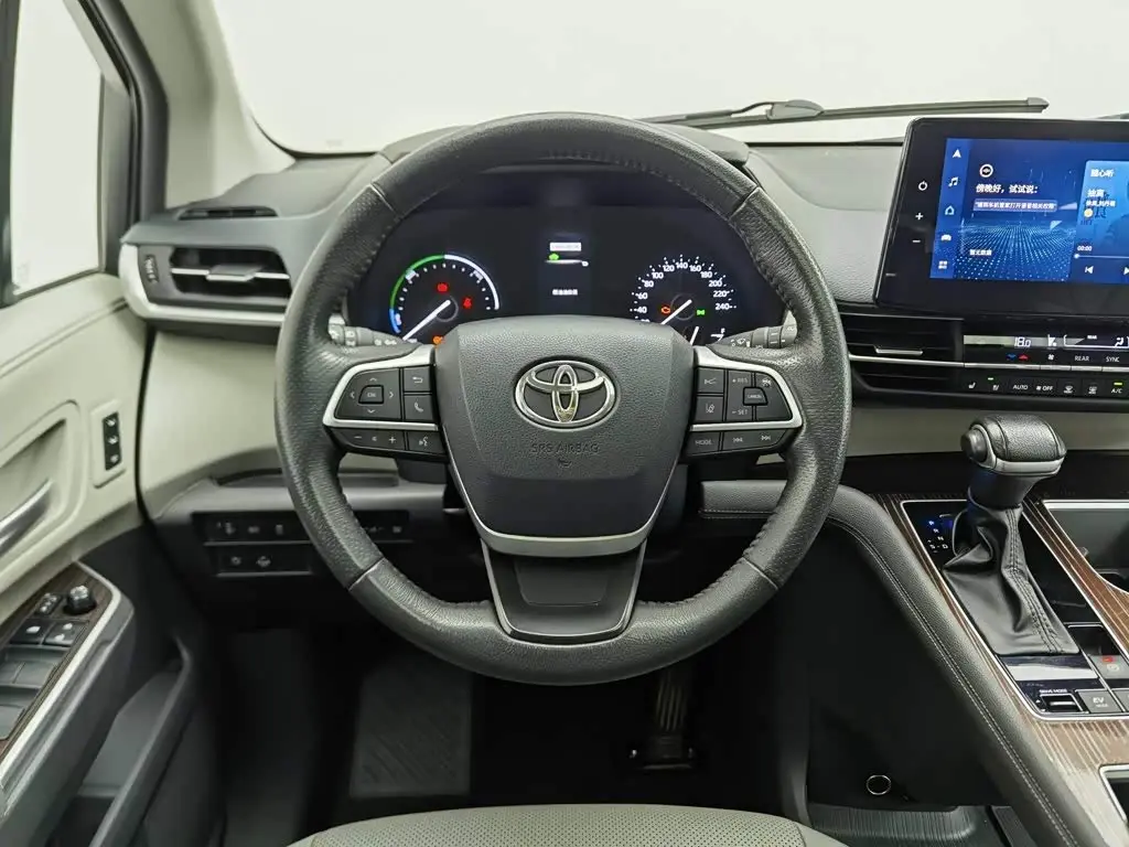 Toyota Granvia 2024 — ფოტო 11/20