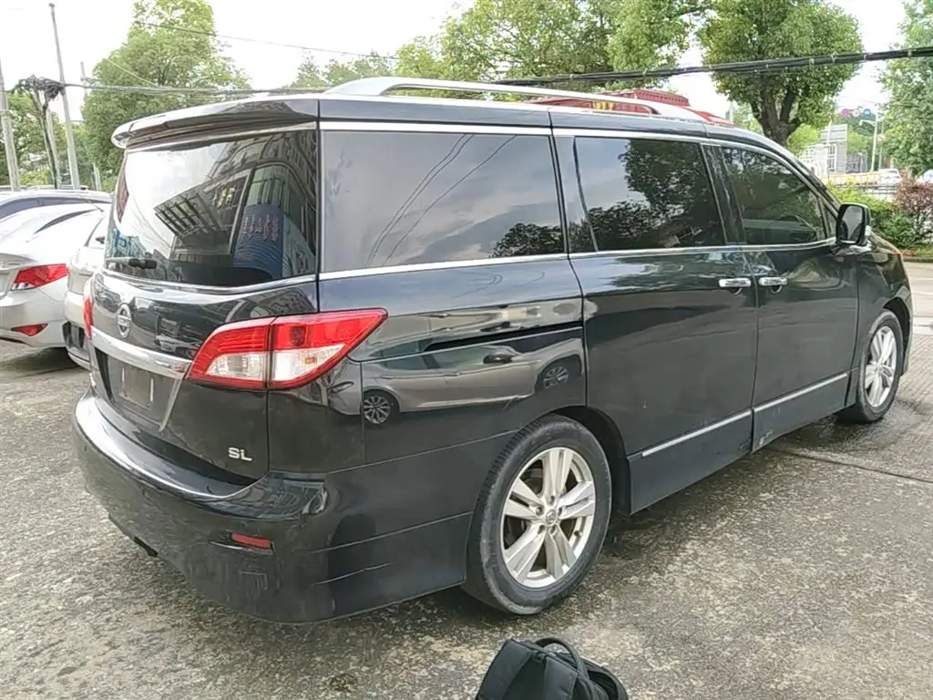 Nissan Quest 2017 — Фото 7/20