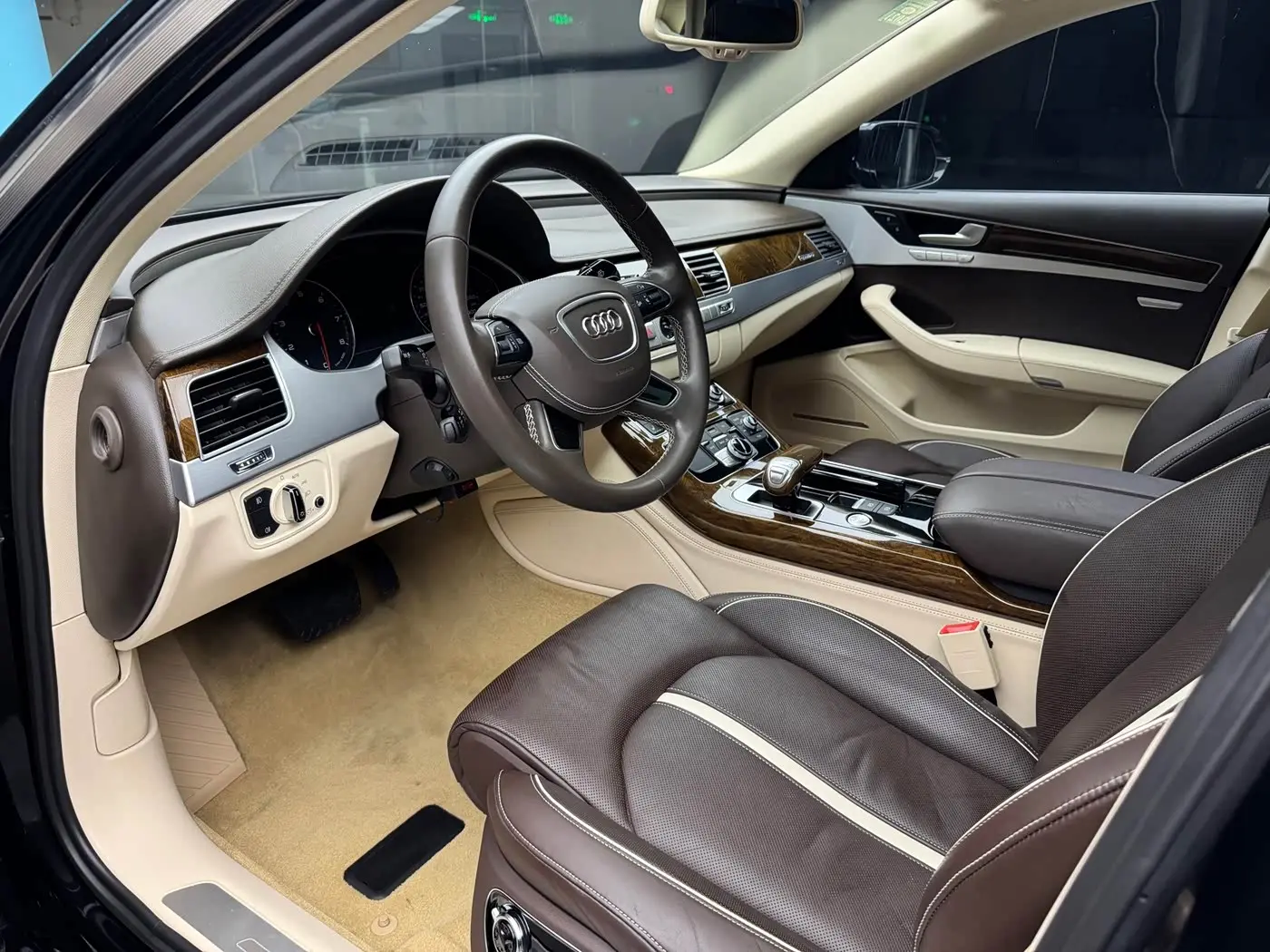 Audi A8 2015 — Şəkil 6/15