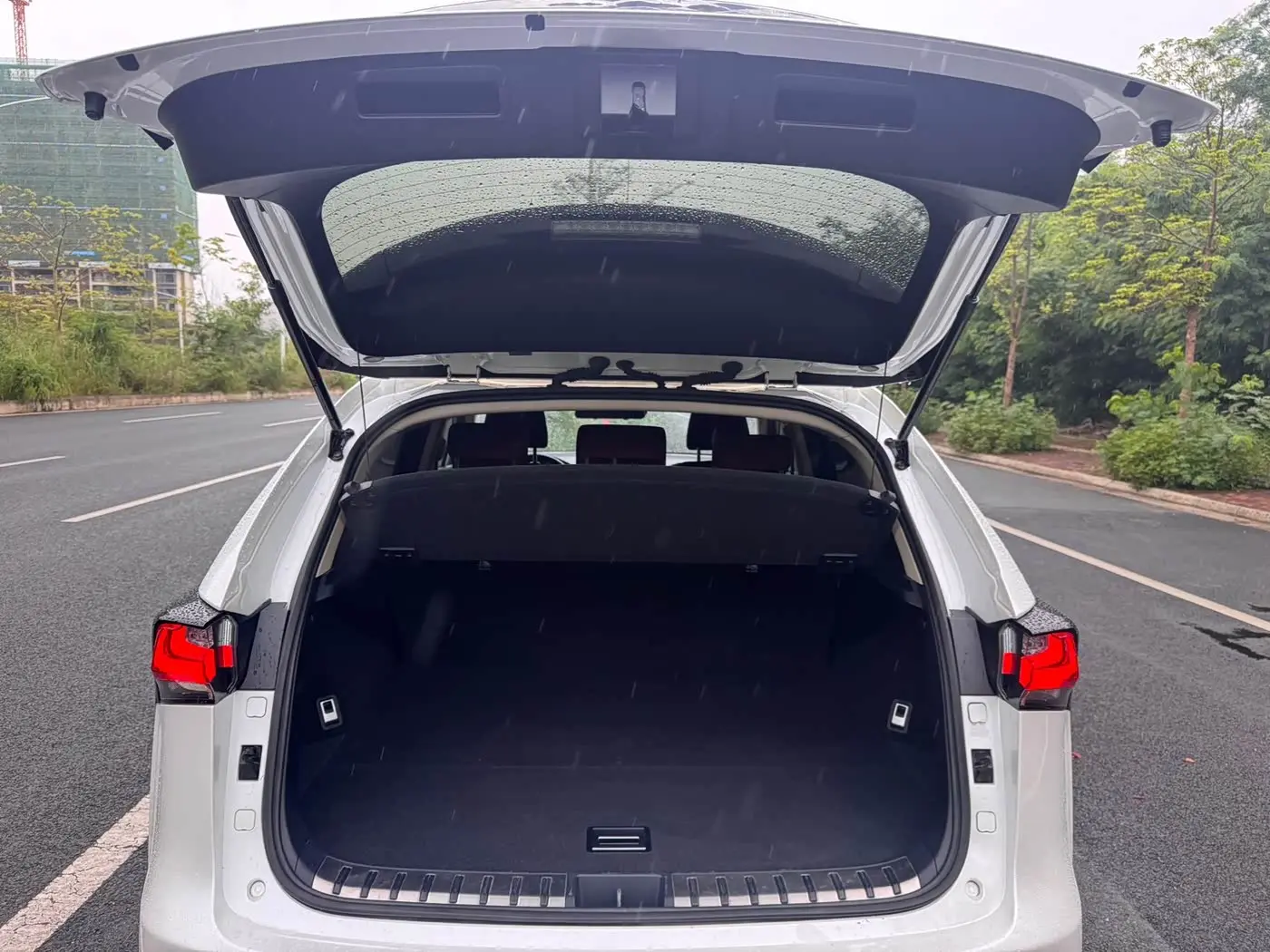 Lexus NX 2016 — Photo 12/16
