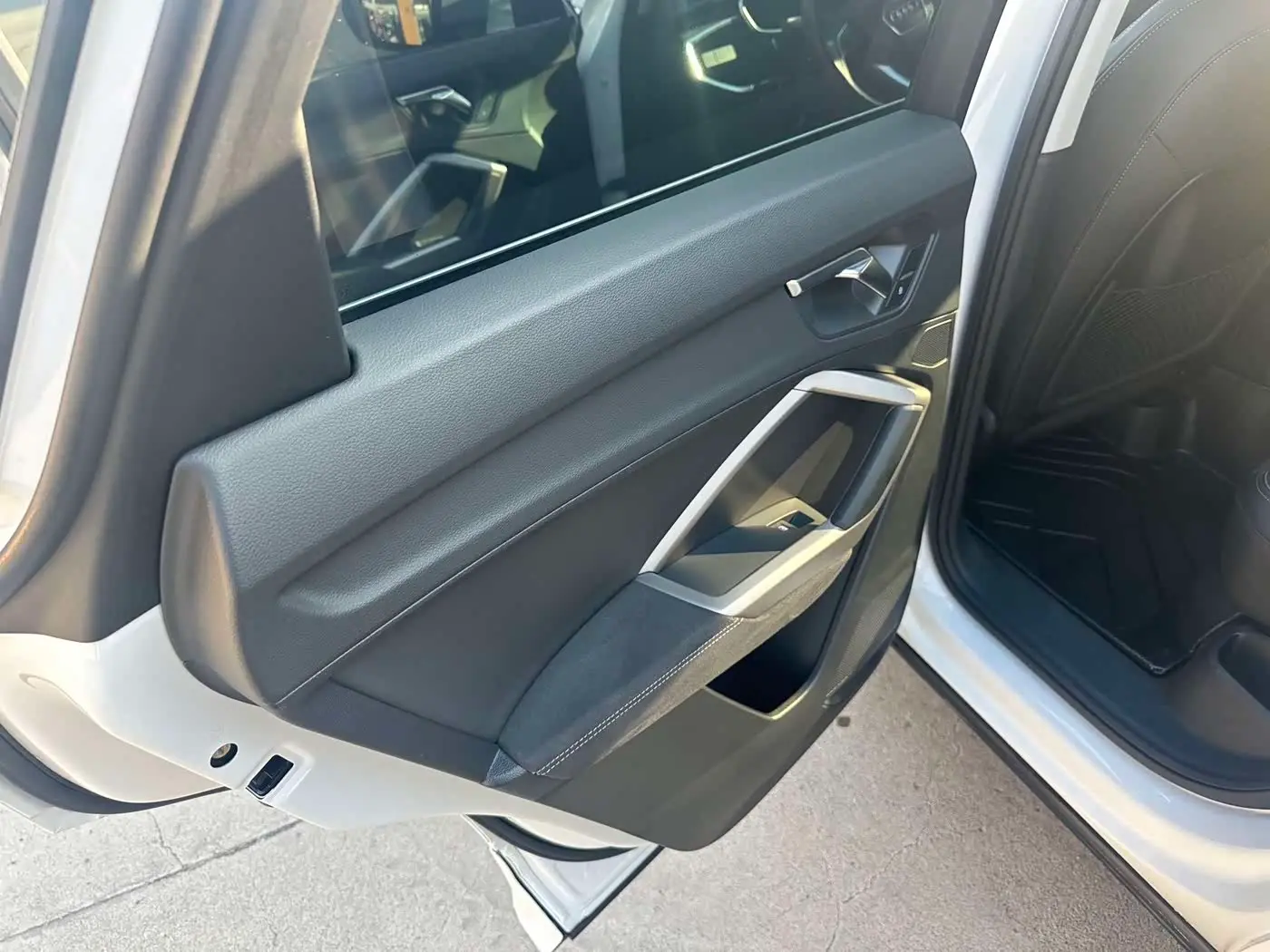 Audi Q3 2022 — Photo 12/18