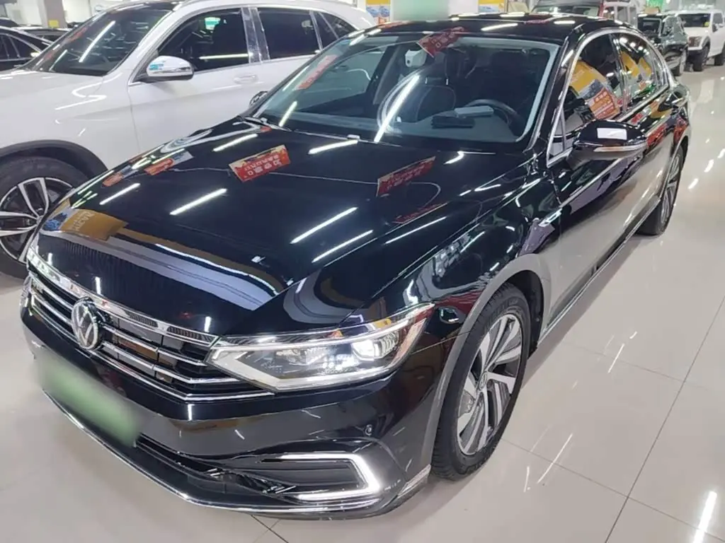 Volkswagen Magotan GTE Plug-in Hybrid 2023 — Photo 2/20
