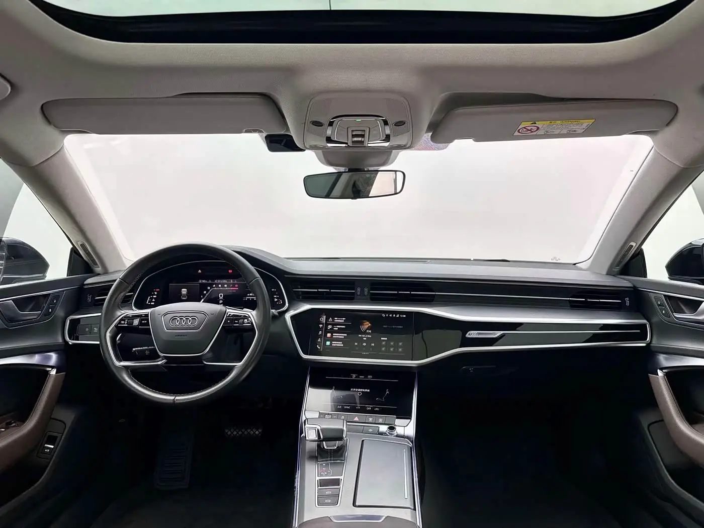 Audi A7L 2024 — Photo 6/14