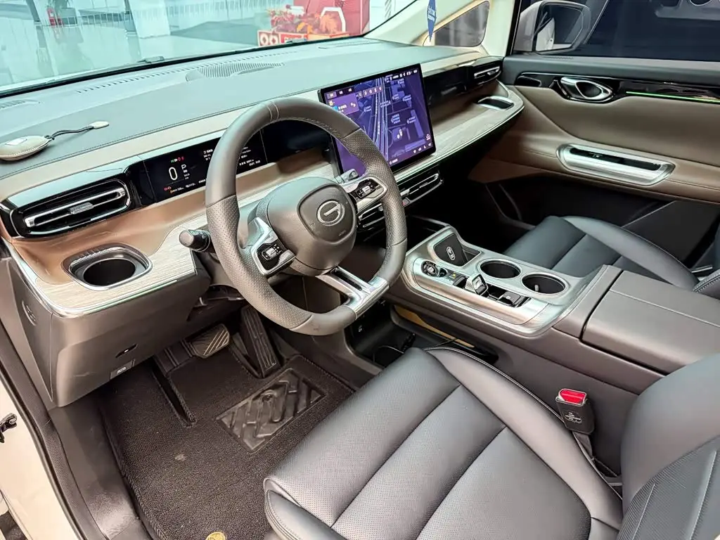 GAC Trumpchi Trumpchi E8 NEV 2024 — Фото 5/16