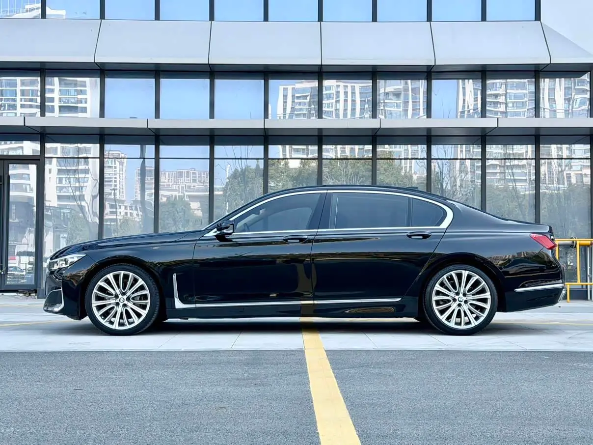 BMW 7 Series 2019 — Фото 3/13