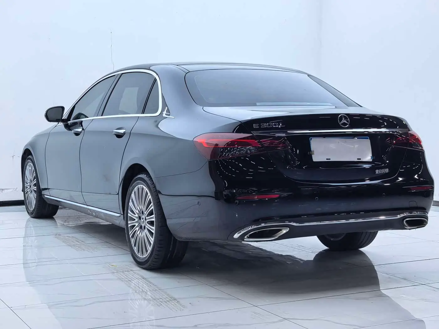 Mercedes-Benz E-Class 2022 — Фото 9/10