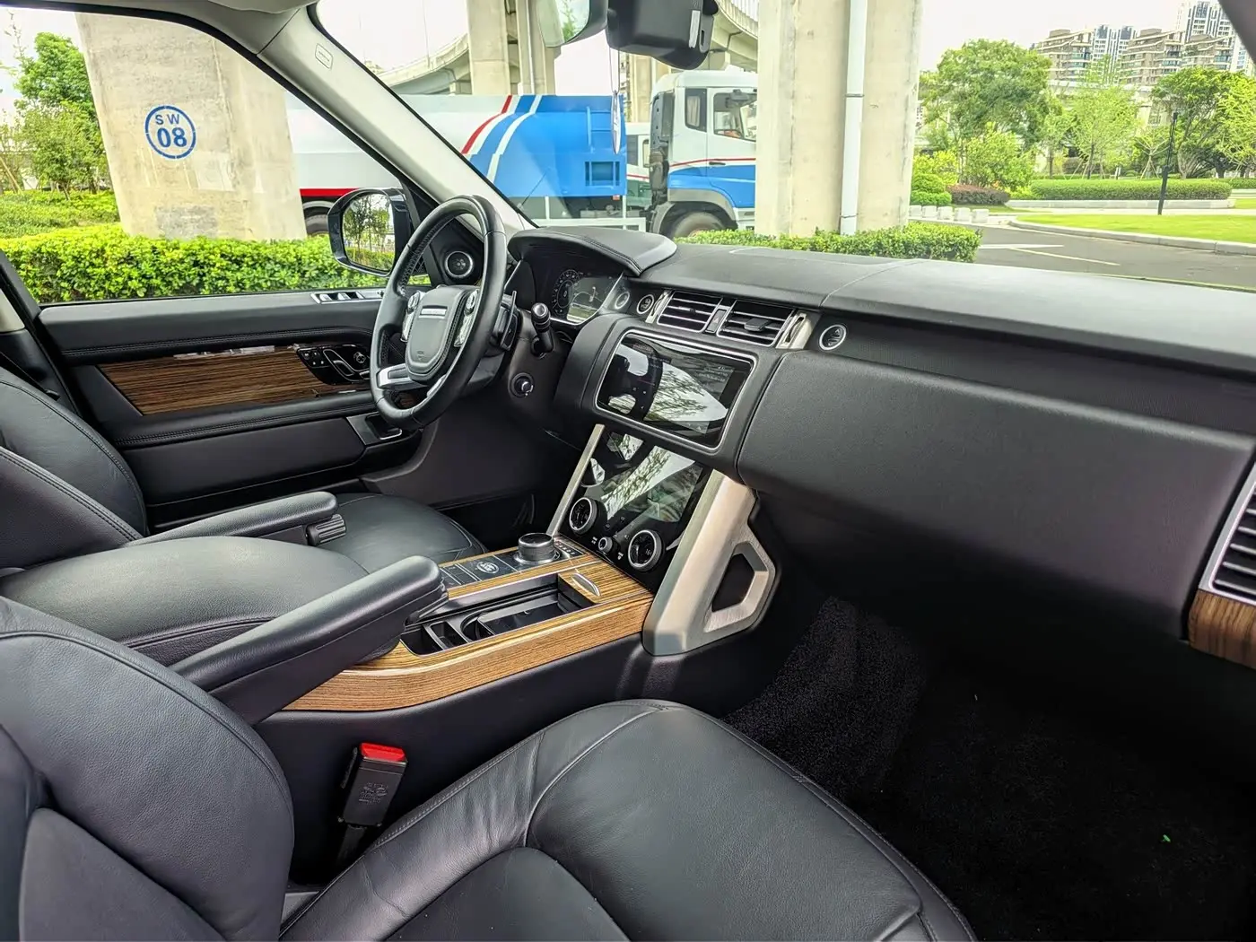 Land Rover Range Rover 2019 — ფოტო 6/20