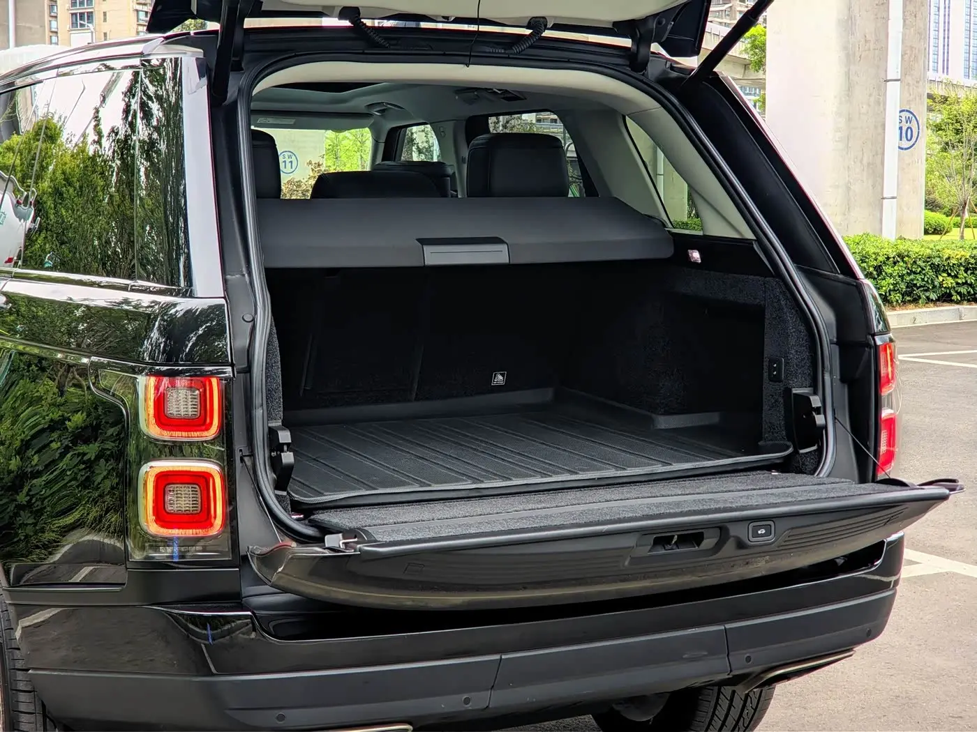 Land Rover Range Rover 2019 — ფოტო 18/20