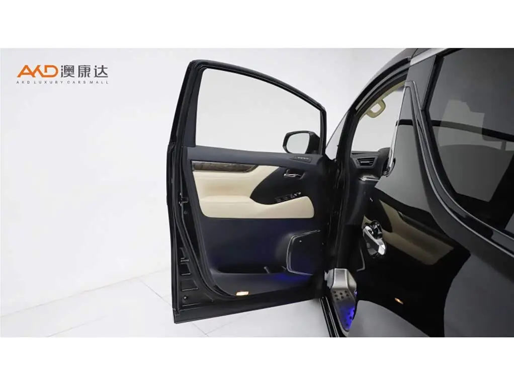 Toyota Alphard 2022 — Фото 11/11