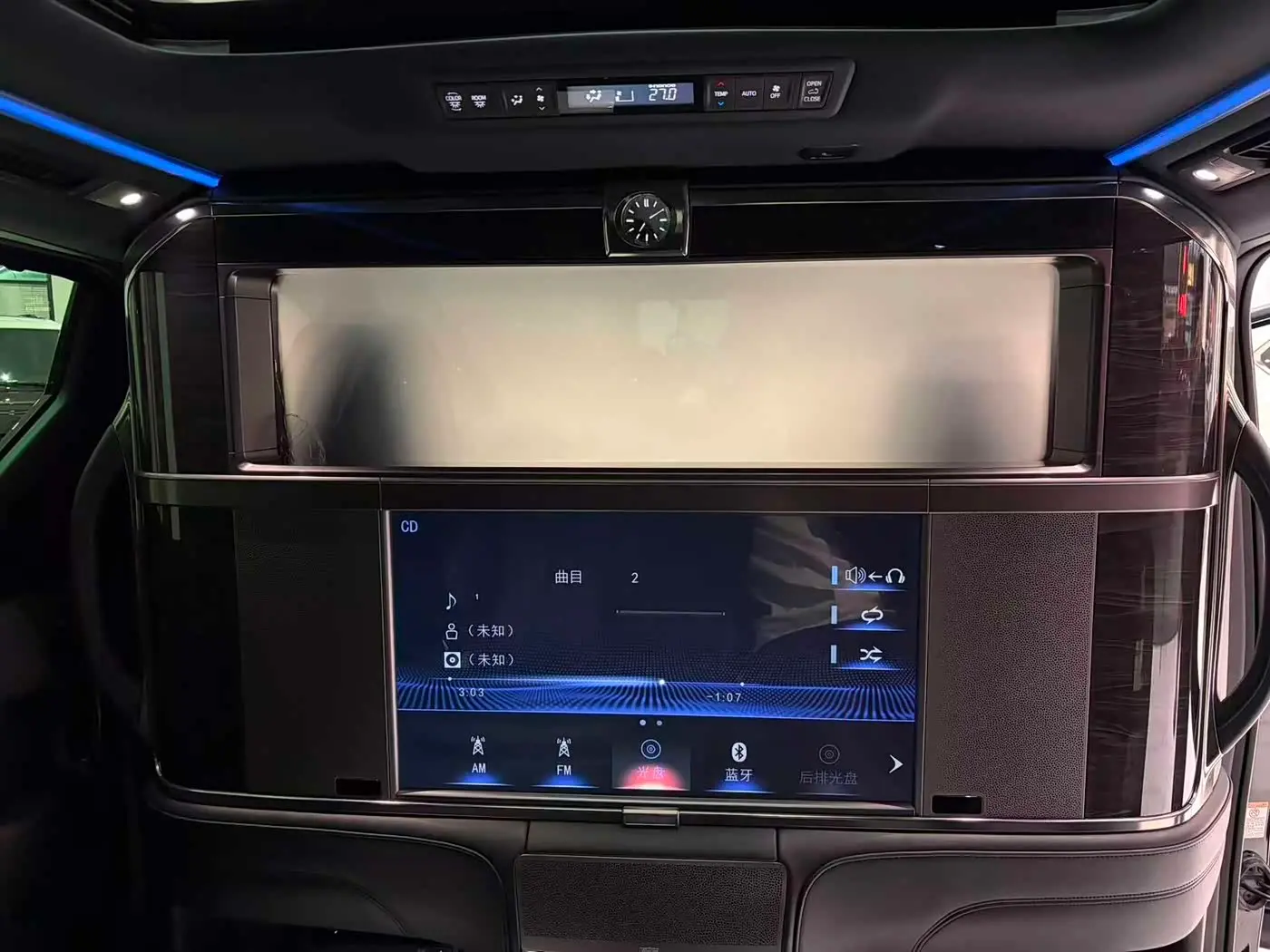 Lexus LM 2021 — Фото 9/16