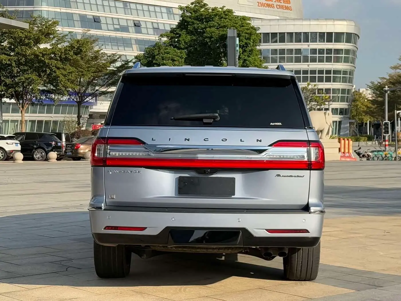 Lincoln Navigator 2022 — Şəkil 15/17