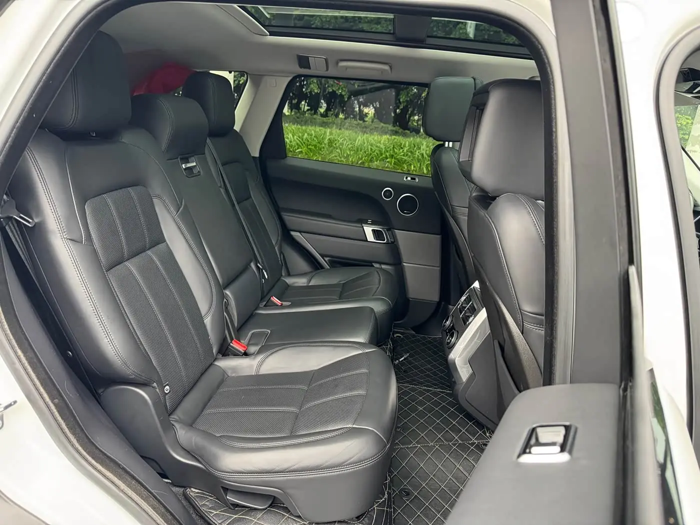 Land Rover Range Rover Sport 2018 — Фото 11/12