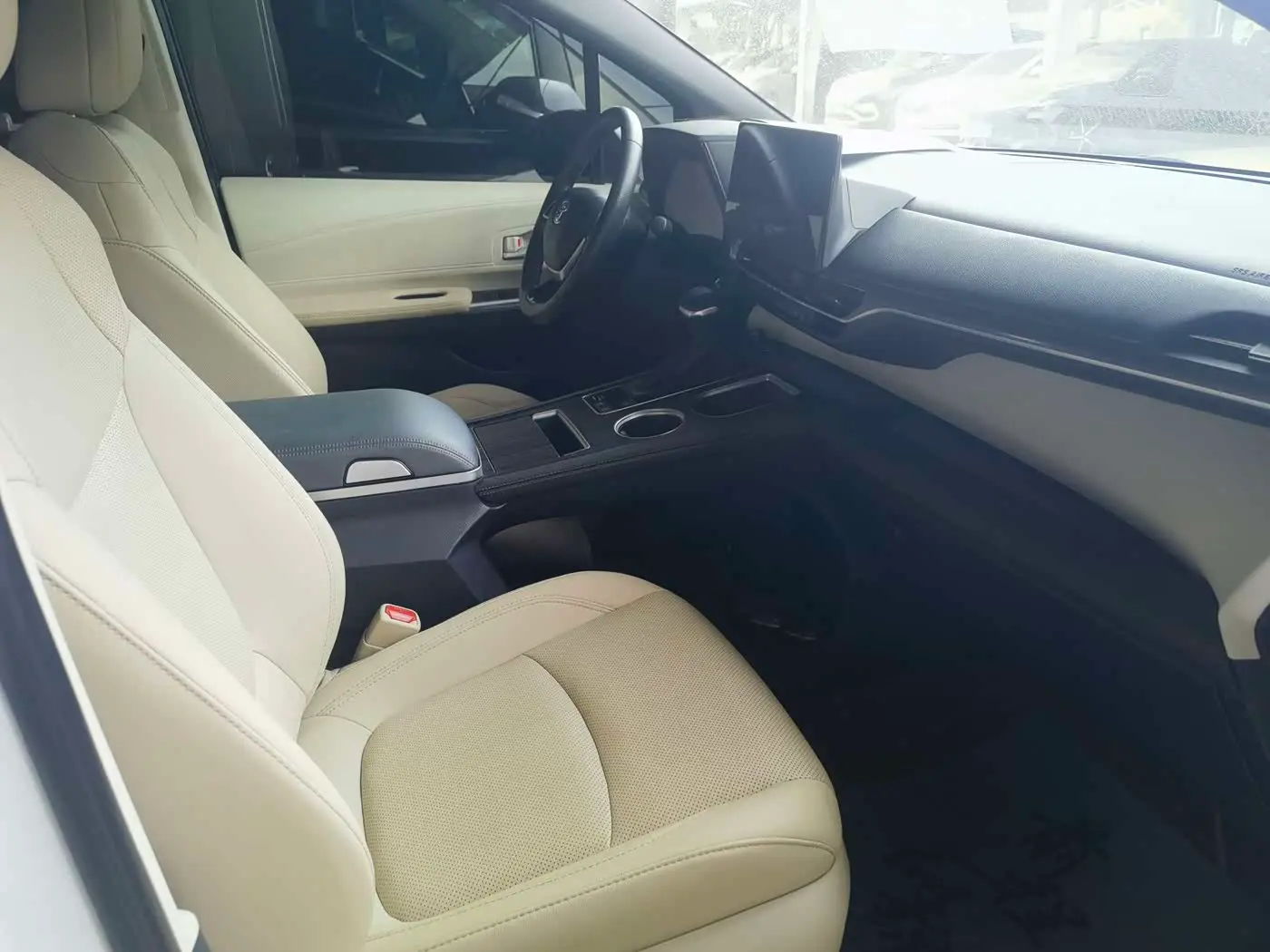 Toyota Sienna 2023 — Şəkil 16/16