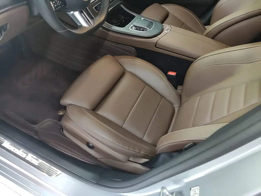 Mercedes-Benz E-Class 2022 — Photo 15/20