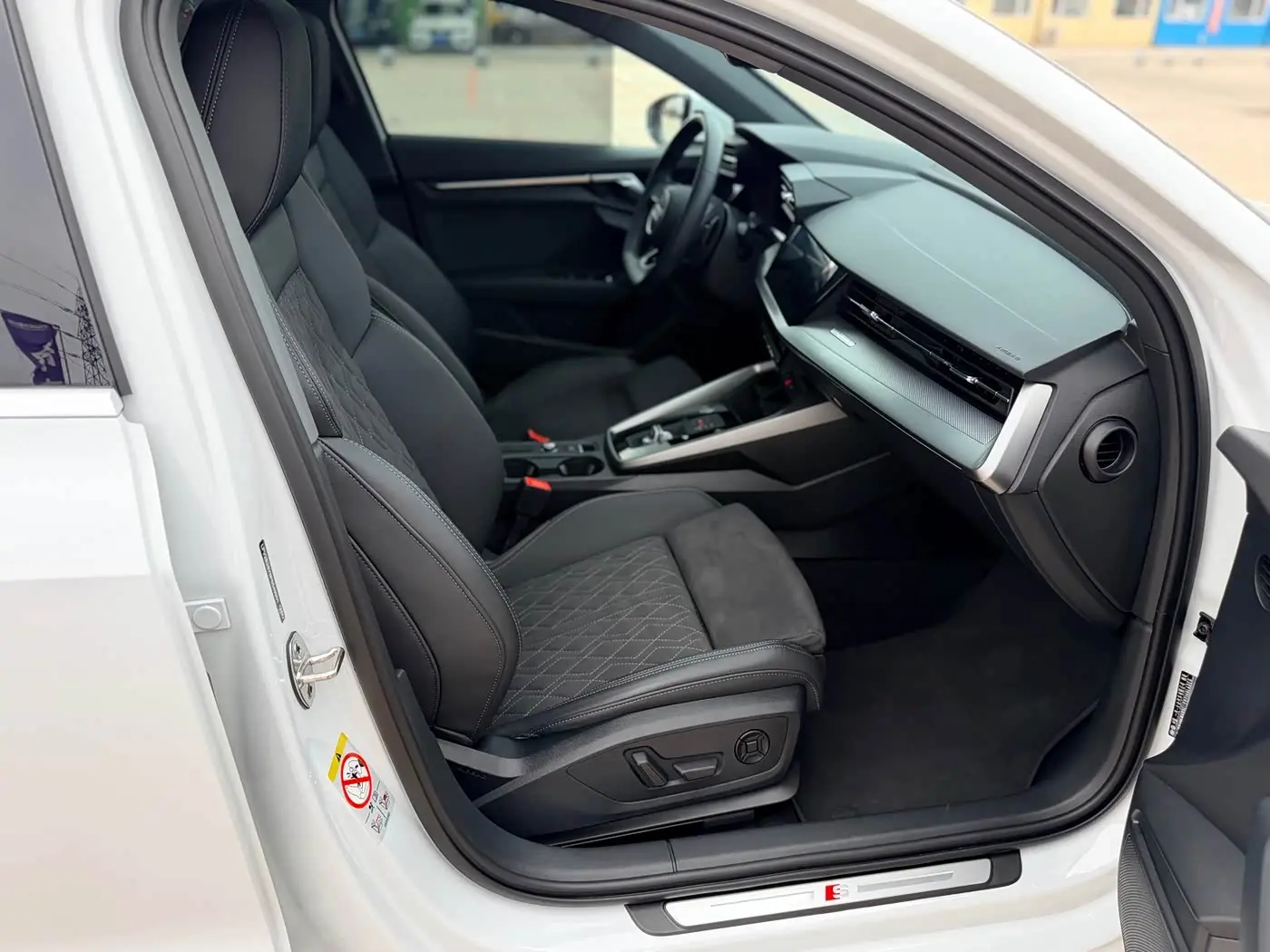 Audi A3 2023 — Photo 11/13