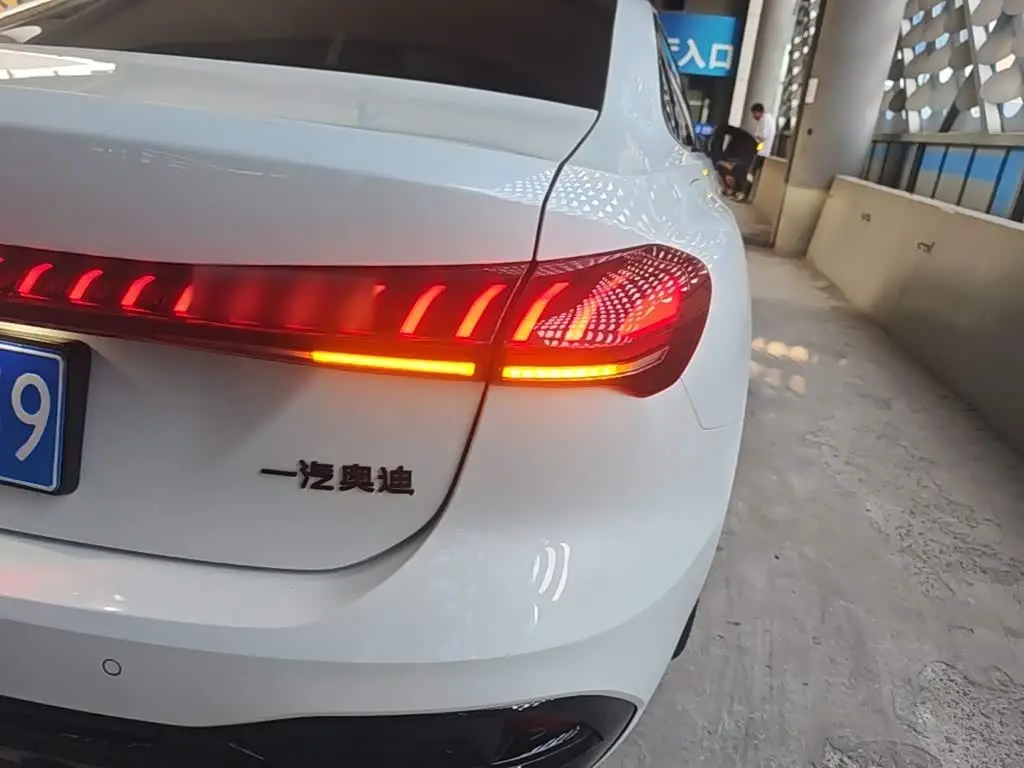 Audi A5L 2025 — Photo 8/20