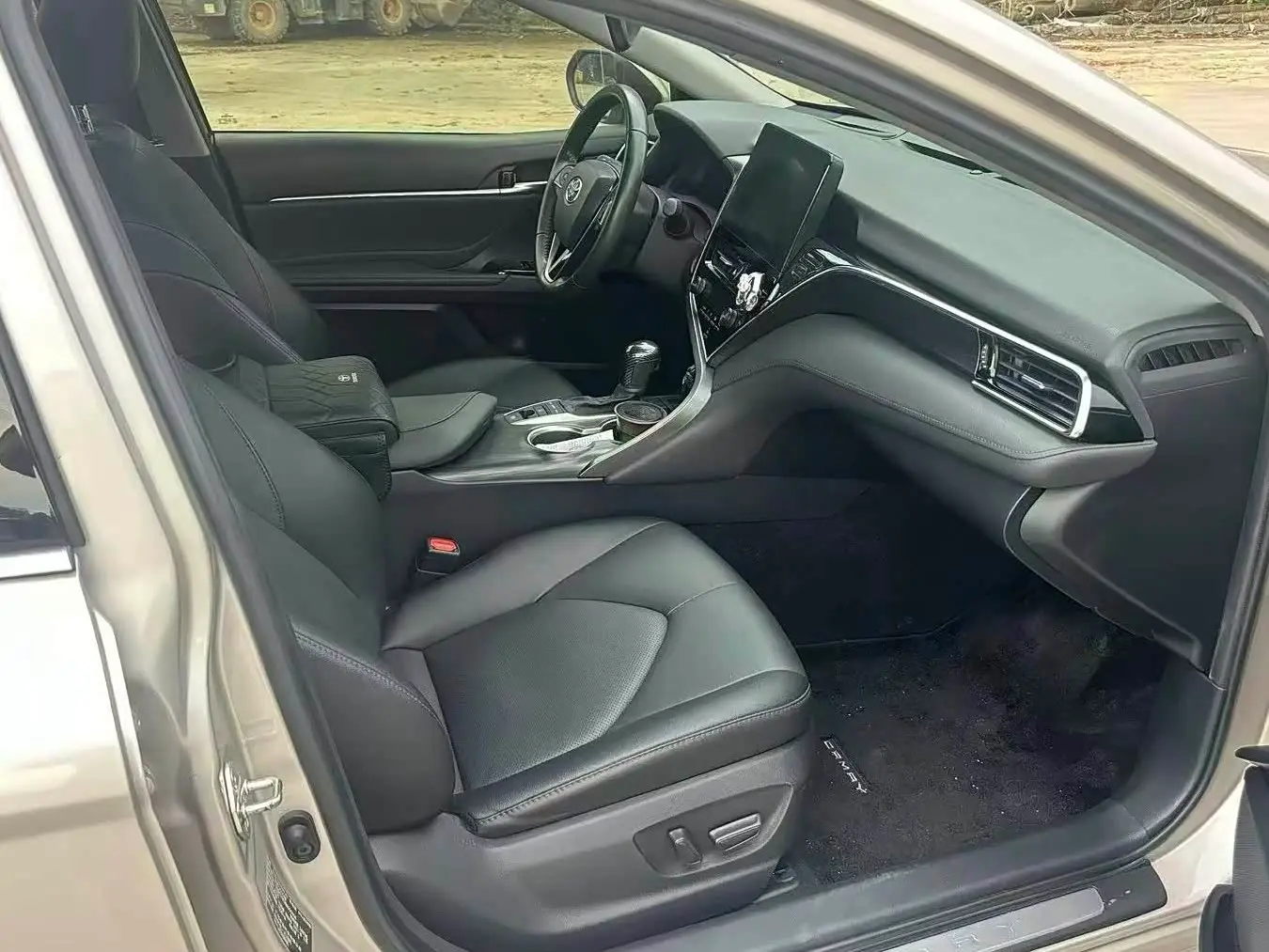 Toyota Camry 2021 — Photo 6/8