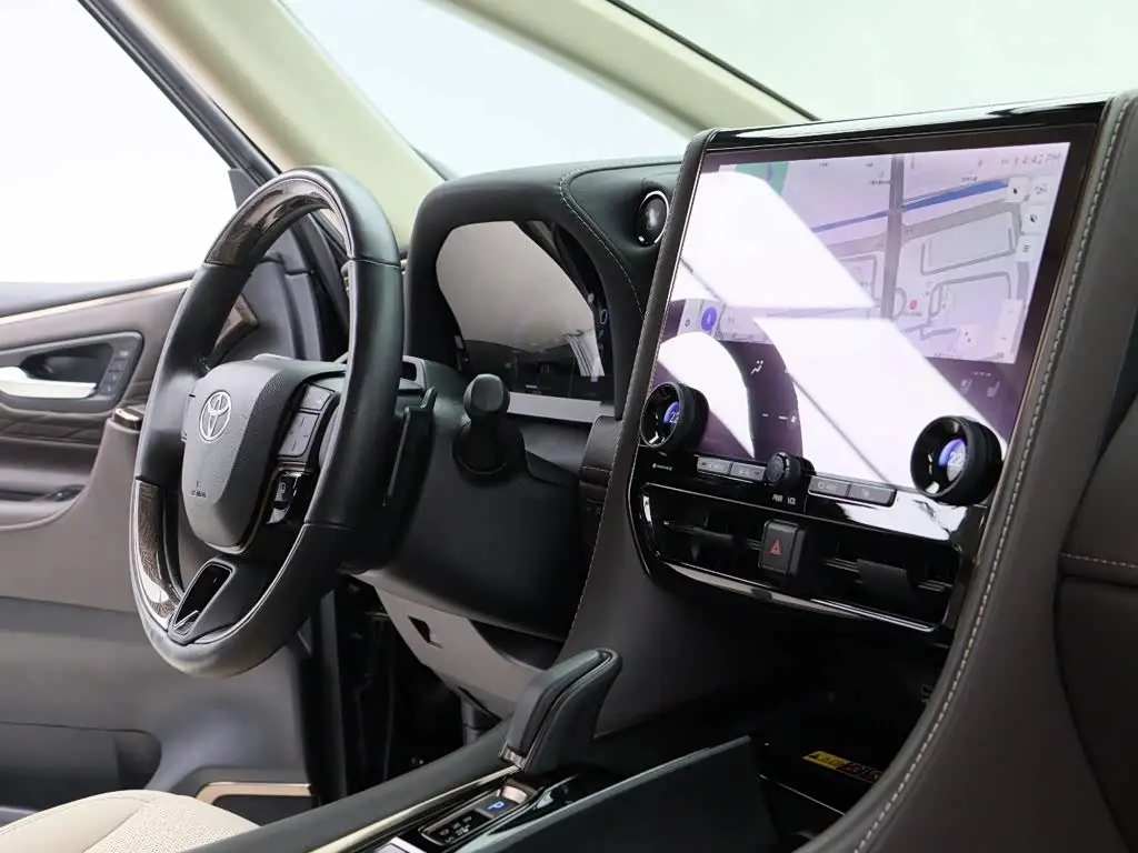 Toyota Alphard 2023 — Photo 11/20
