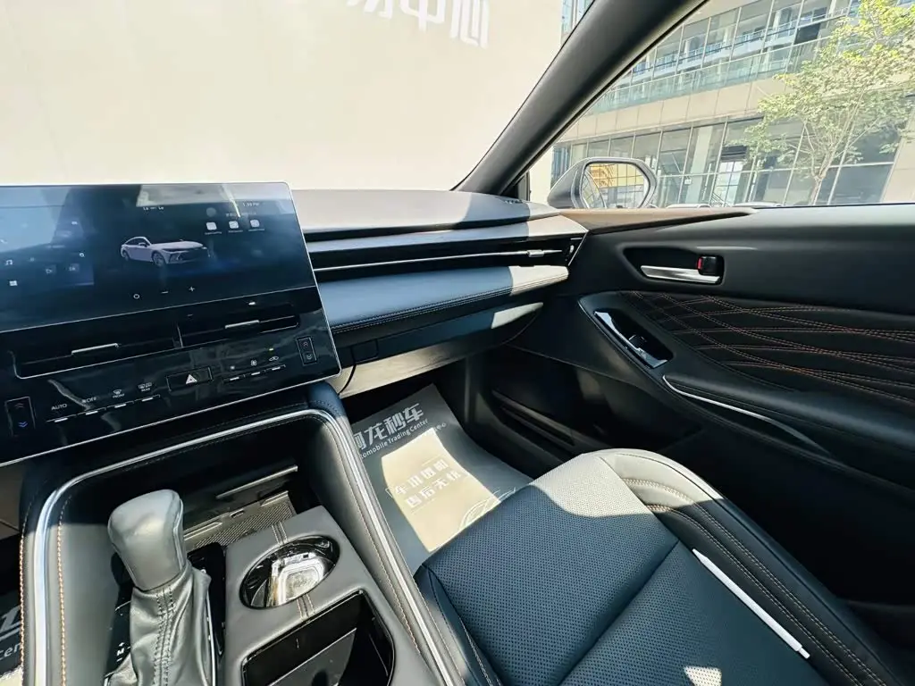 Toyota Avalon 2025 — Фото 14/20