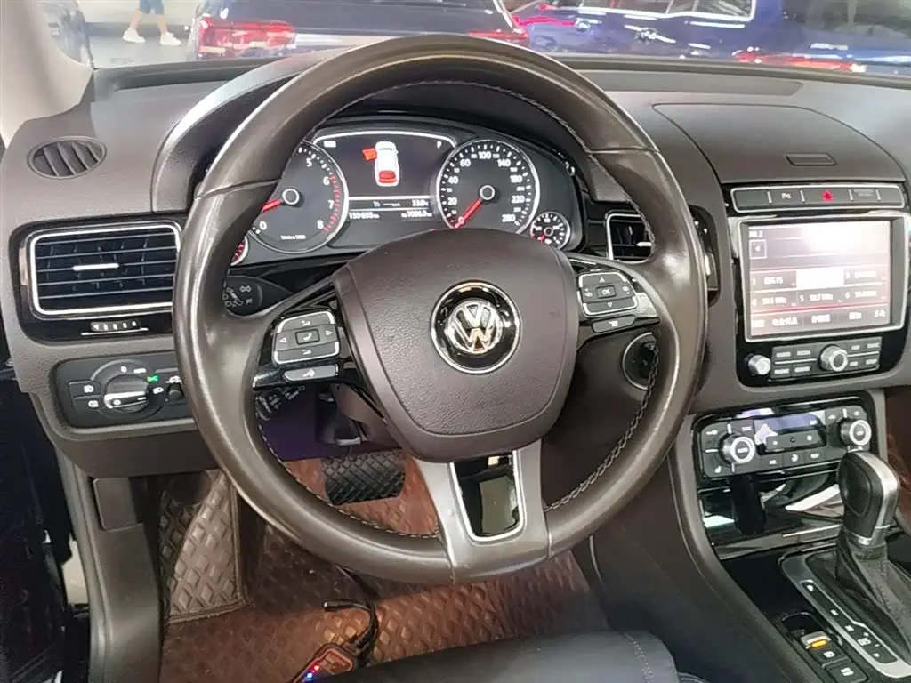 Volkswagen Touareg 2018 — Photo 11/20