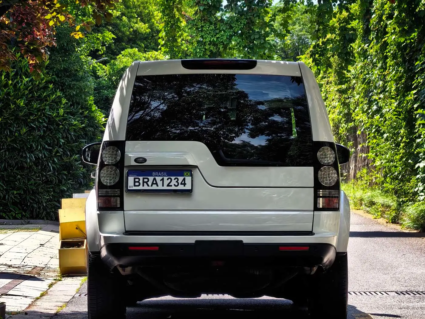 Land Rover Discovery 2016 — Photo 12/14