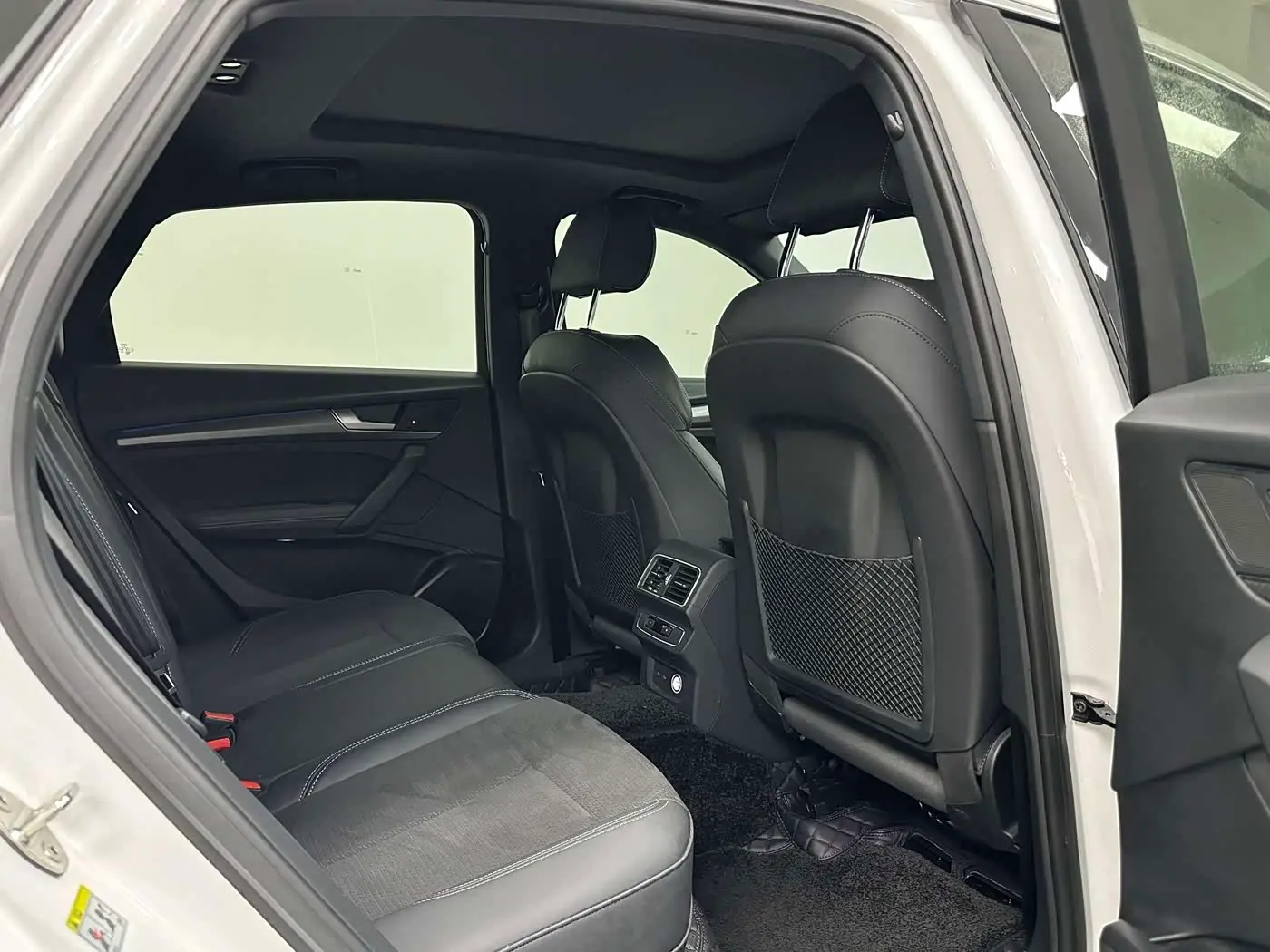 Audi Q5L Sportback 2021 — Фото 14/18