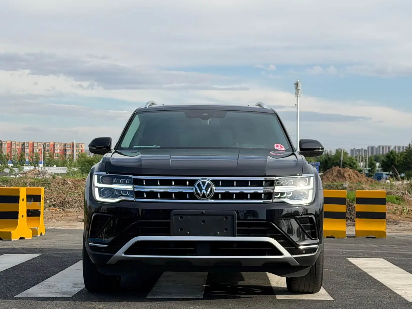Volkswagen Teramont 2023 — Photo 2/20