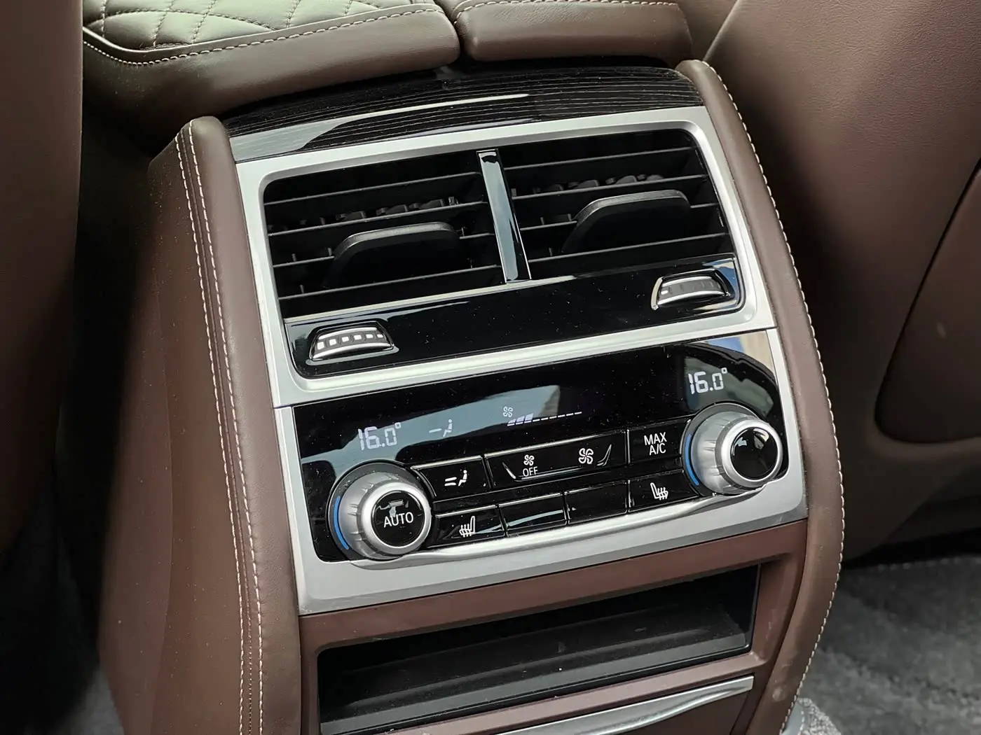 BMW 7 Series 2020 — Photo 17/20