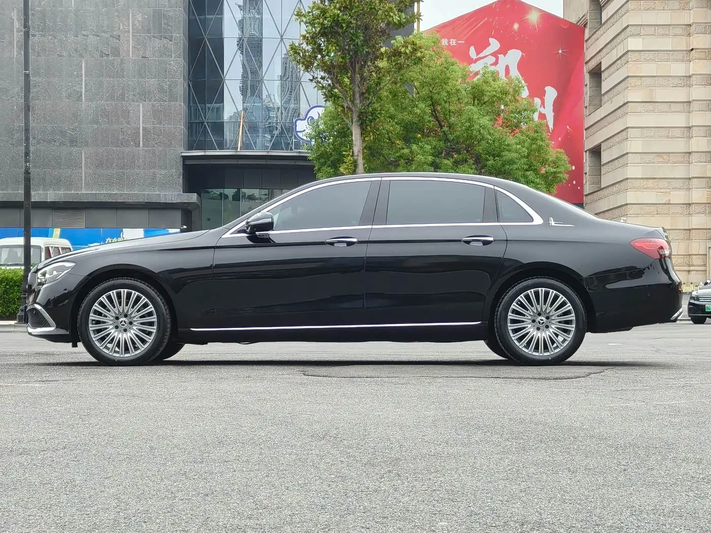 Mercedes-Benz E-Class 2023 — Фото 7/20