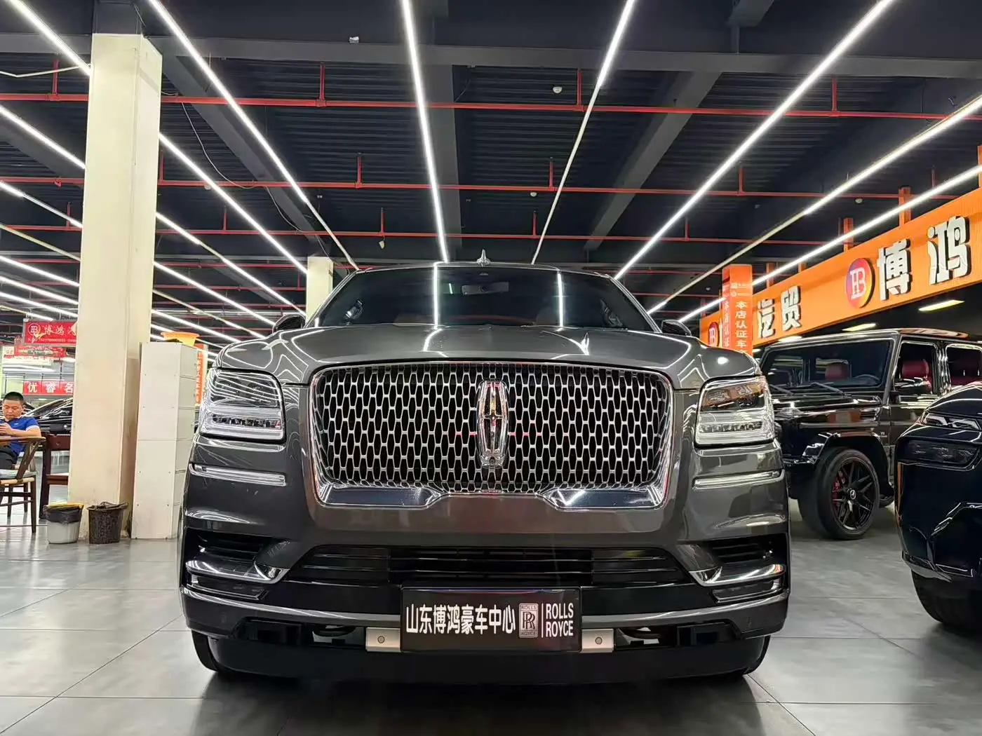 Lincoln Navigator 2018 — Photo 2/16