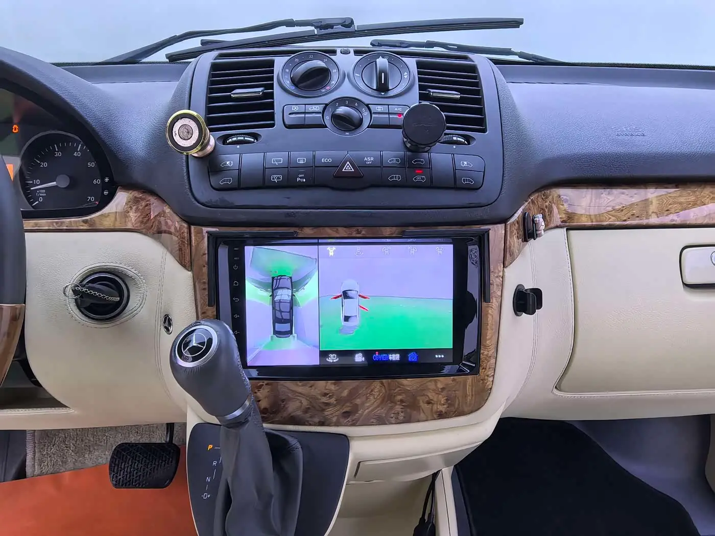 Mercedes-Benz Vito 2015 — Photo 12/18