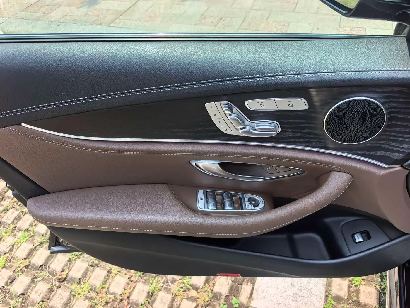 Mercedes-Benz E-Class 2020 — Photo 12/12