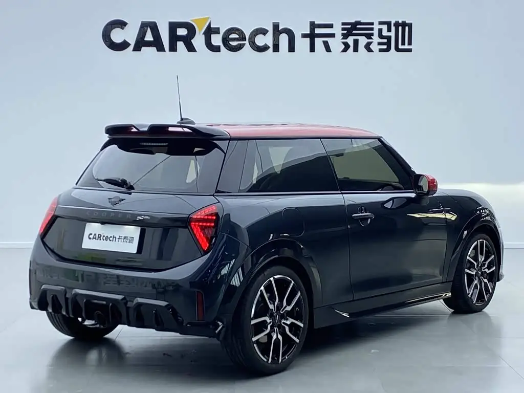 MINI JCW, 2025