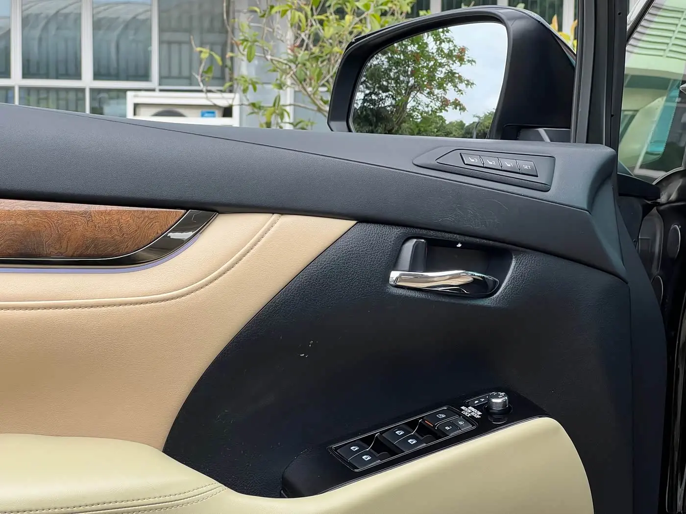 Toyota Alphard 2017 — ფოტო 13/20