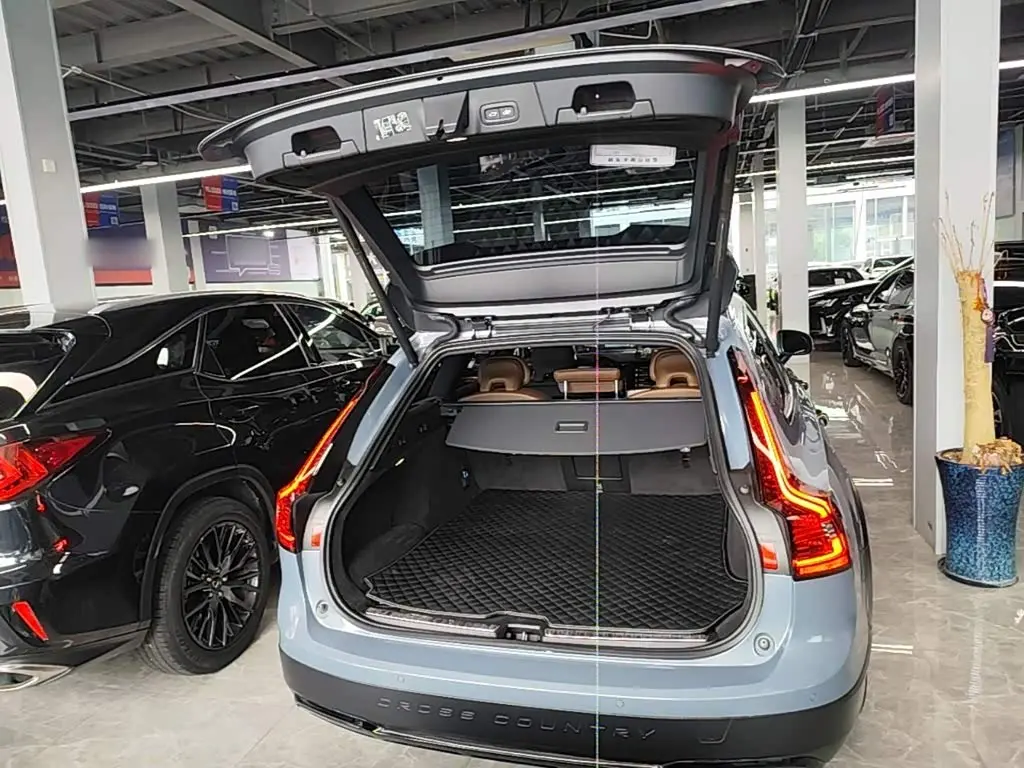 Volvo V90 2021 — Photo 15/20