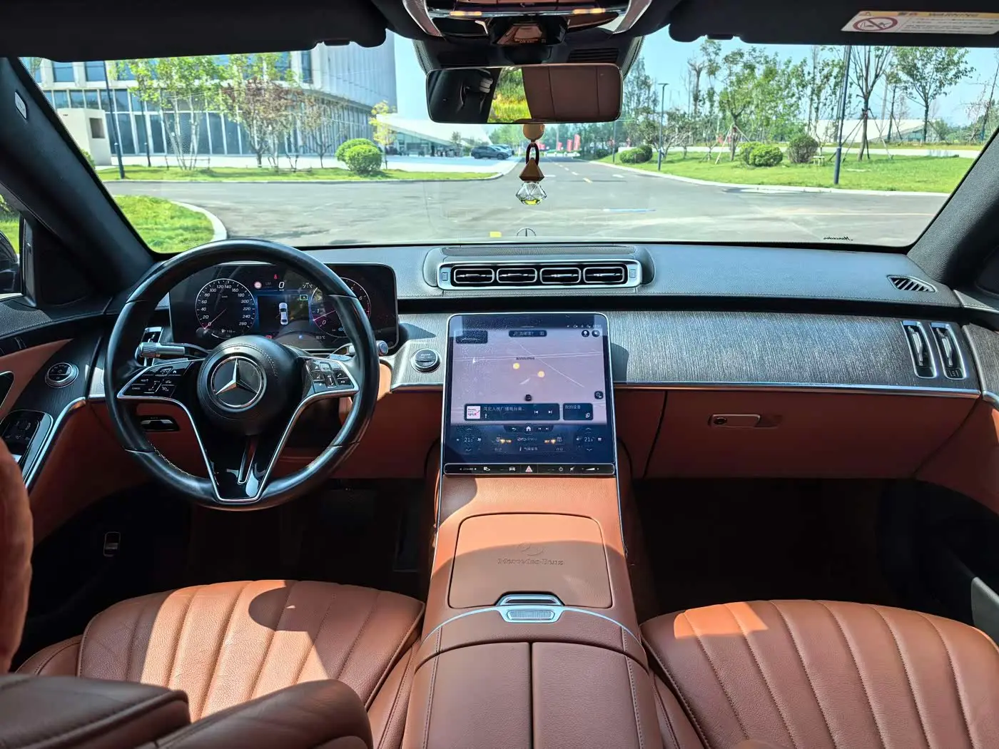 Mercedes-Benz S-Class 2022 — Photo 8/9