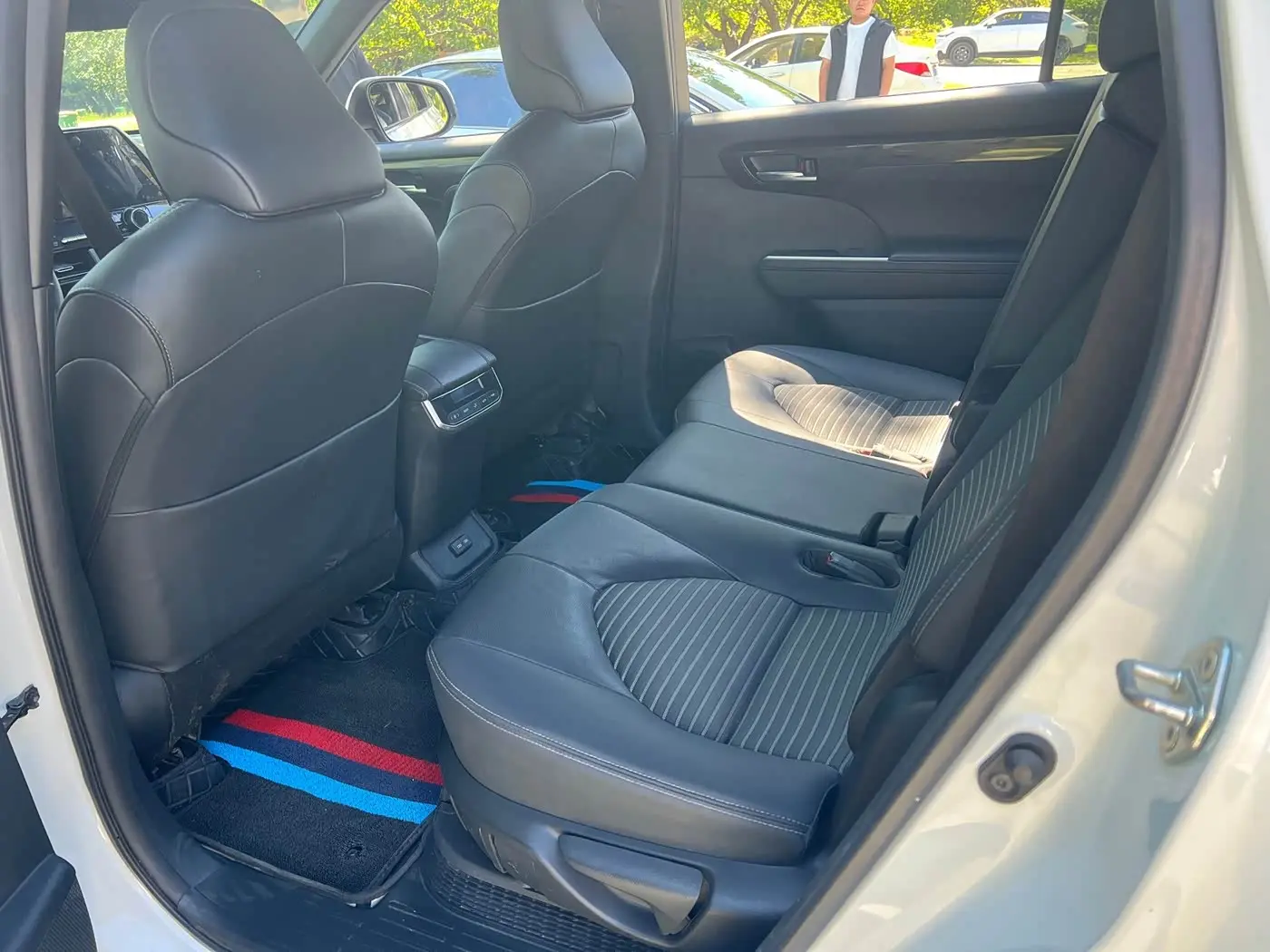 Toyota Crown Kluger 2022 — Photo 5/9