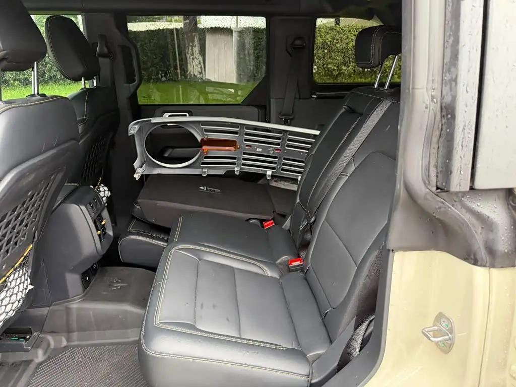 Ford Bronco 2025 — Фото 12/14