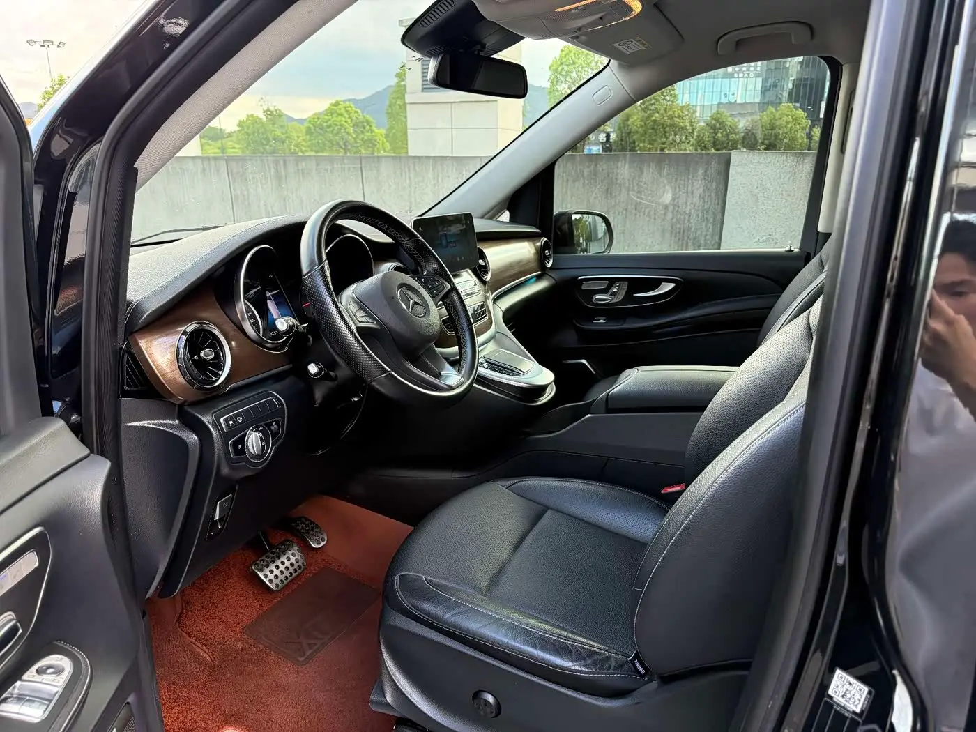 Mercedes-Benz V-Class 2021 — Фото 8/20