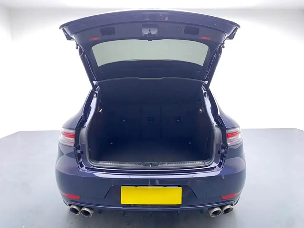 Porsche Macan 2021 — Photo 16/19