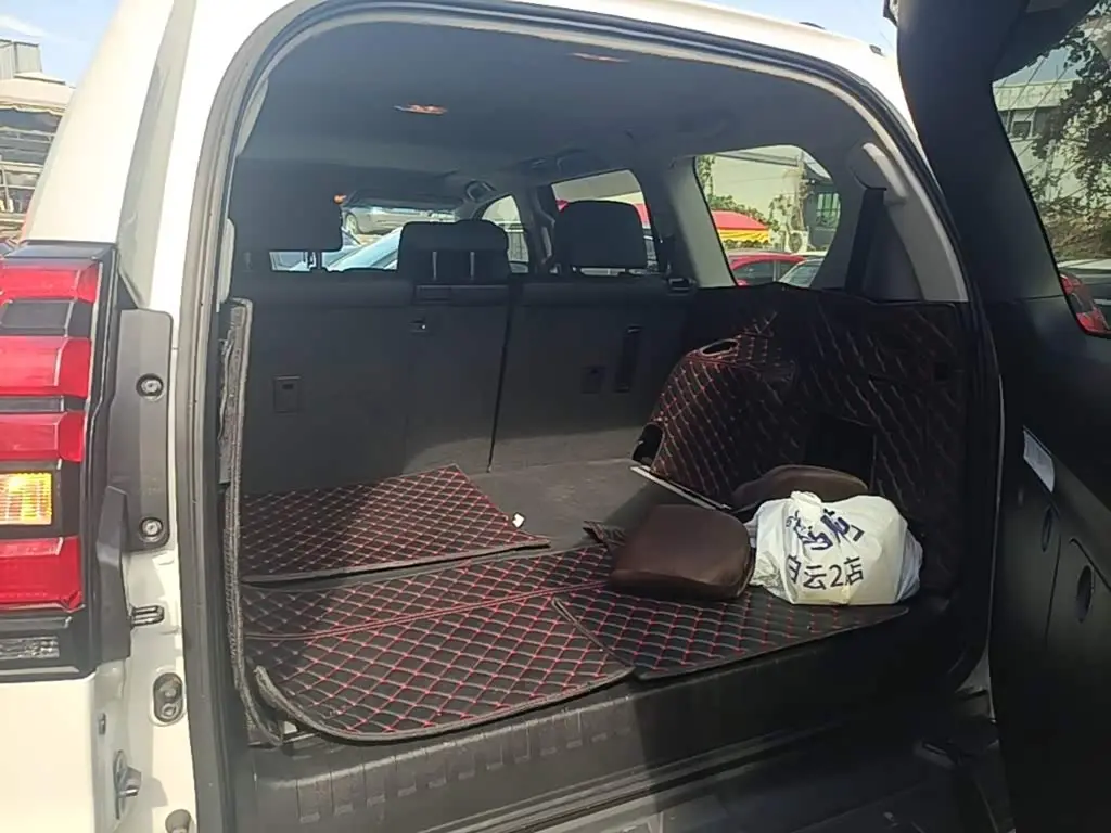Toyota Prado 2019 — Photo 18/19