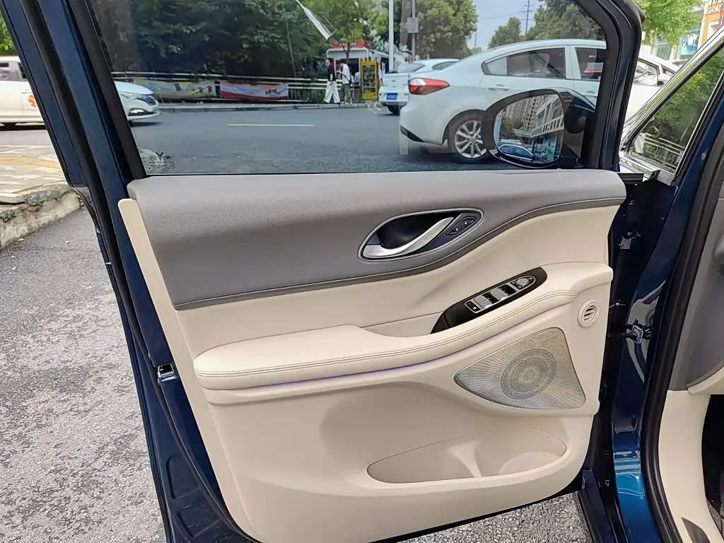 Voyah Auto Voyah Dreamer 2024 — Photo 6/11