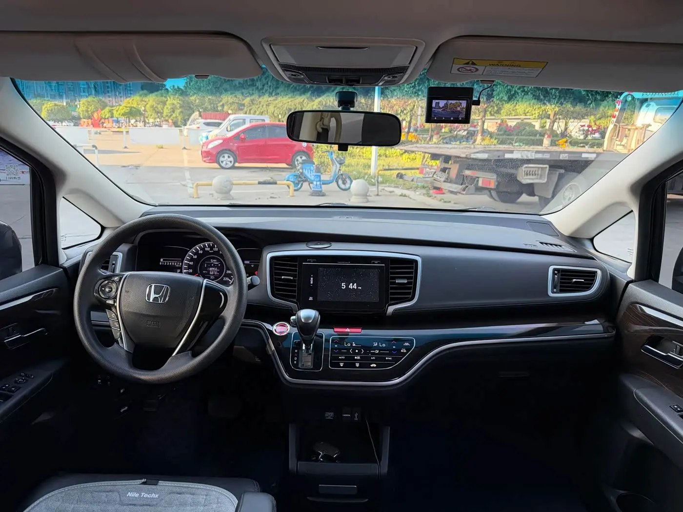 Honda Odyssey 2018 — Photo 6/16