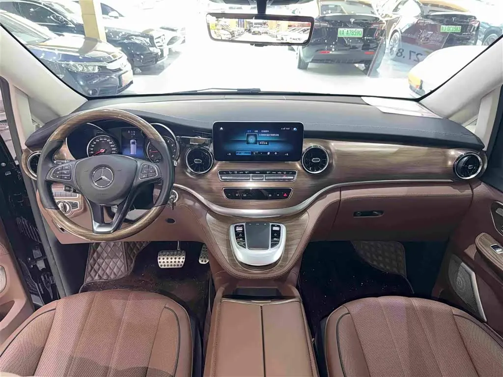 Mercedes-Benz V-Class 2023 — Фото 12/20