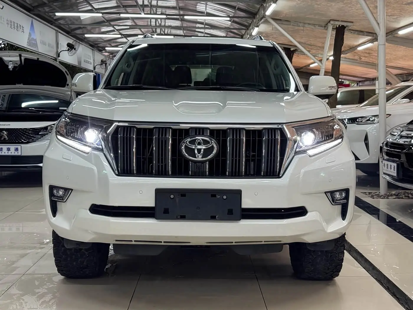 Toyota Prado 2019 — Photo 11/18