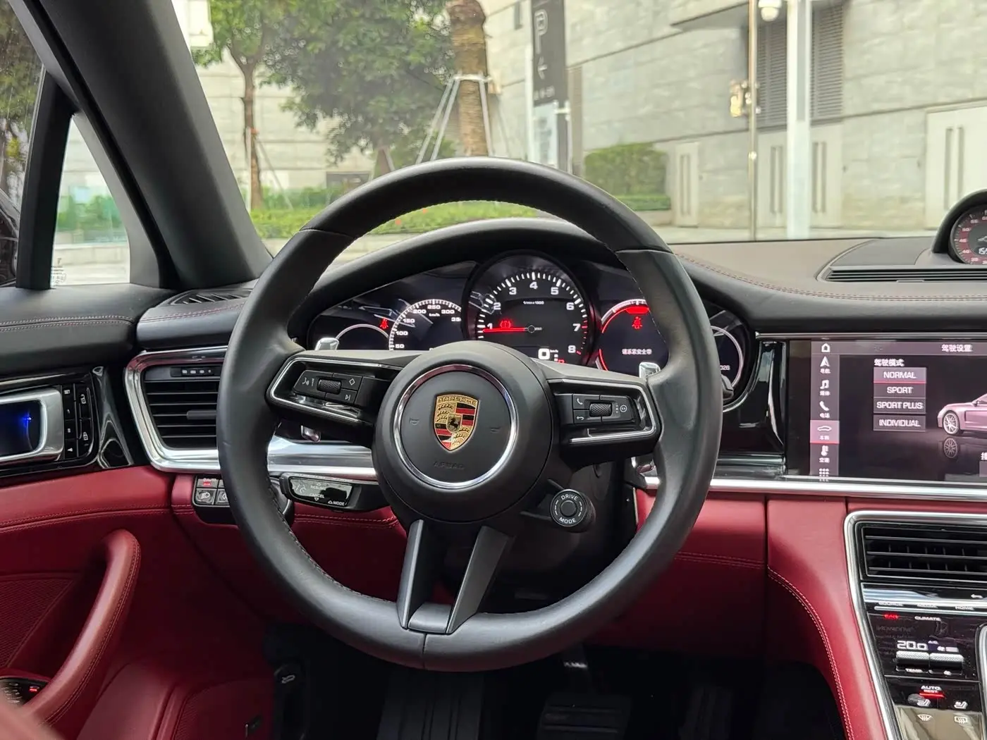 Porsche Panamera 2021 — Photo 20/20