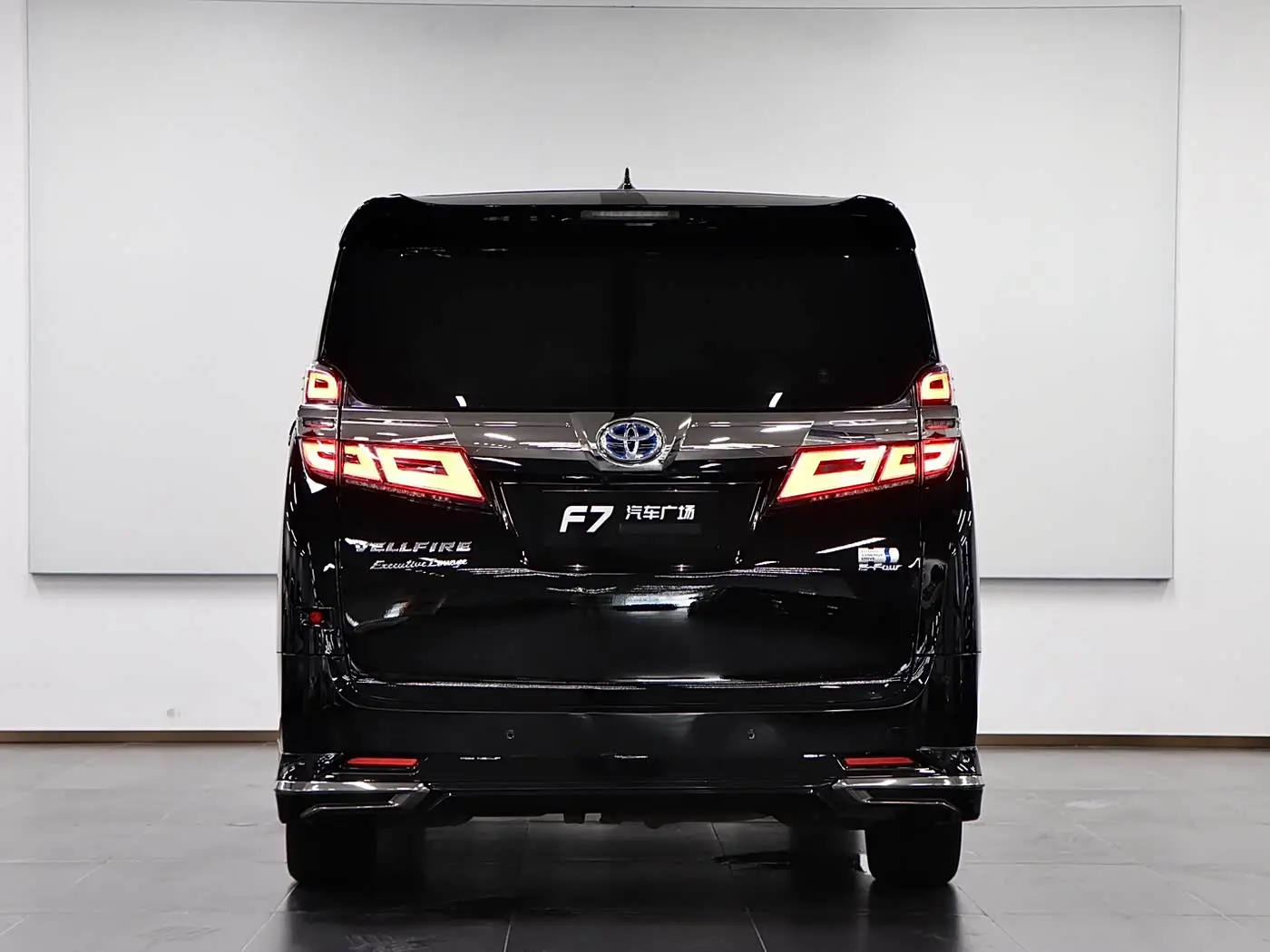 Toyota Vellfire 2021 — Photo 5/20